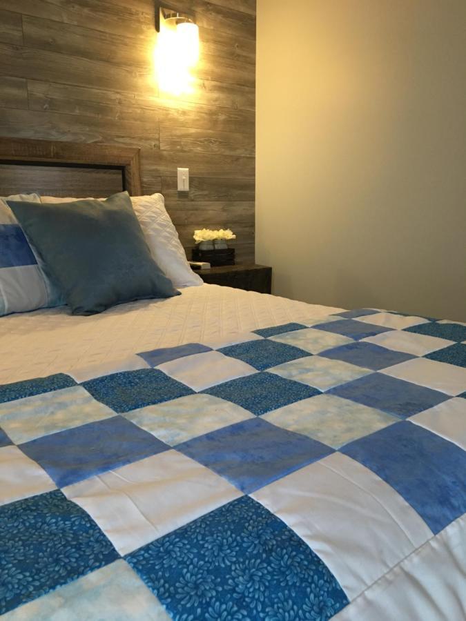 Raleigh Rooms & Taylor'S Crafts 外观 照片