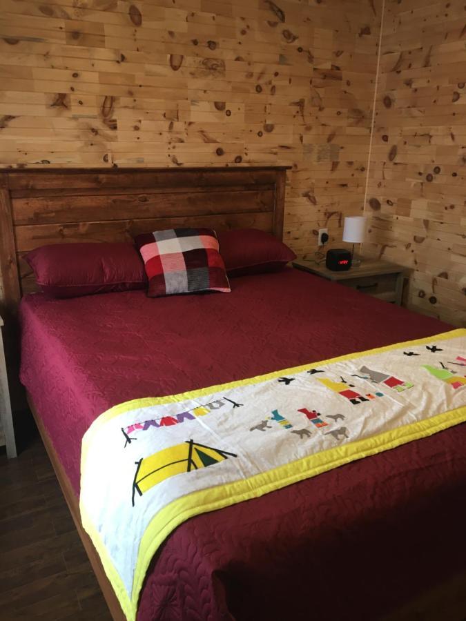 Raleigh Rooms & Taylor'S Crafts 外观 照片
