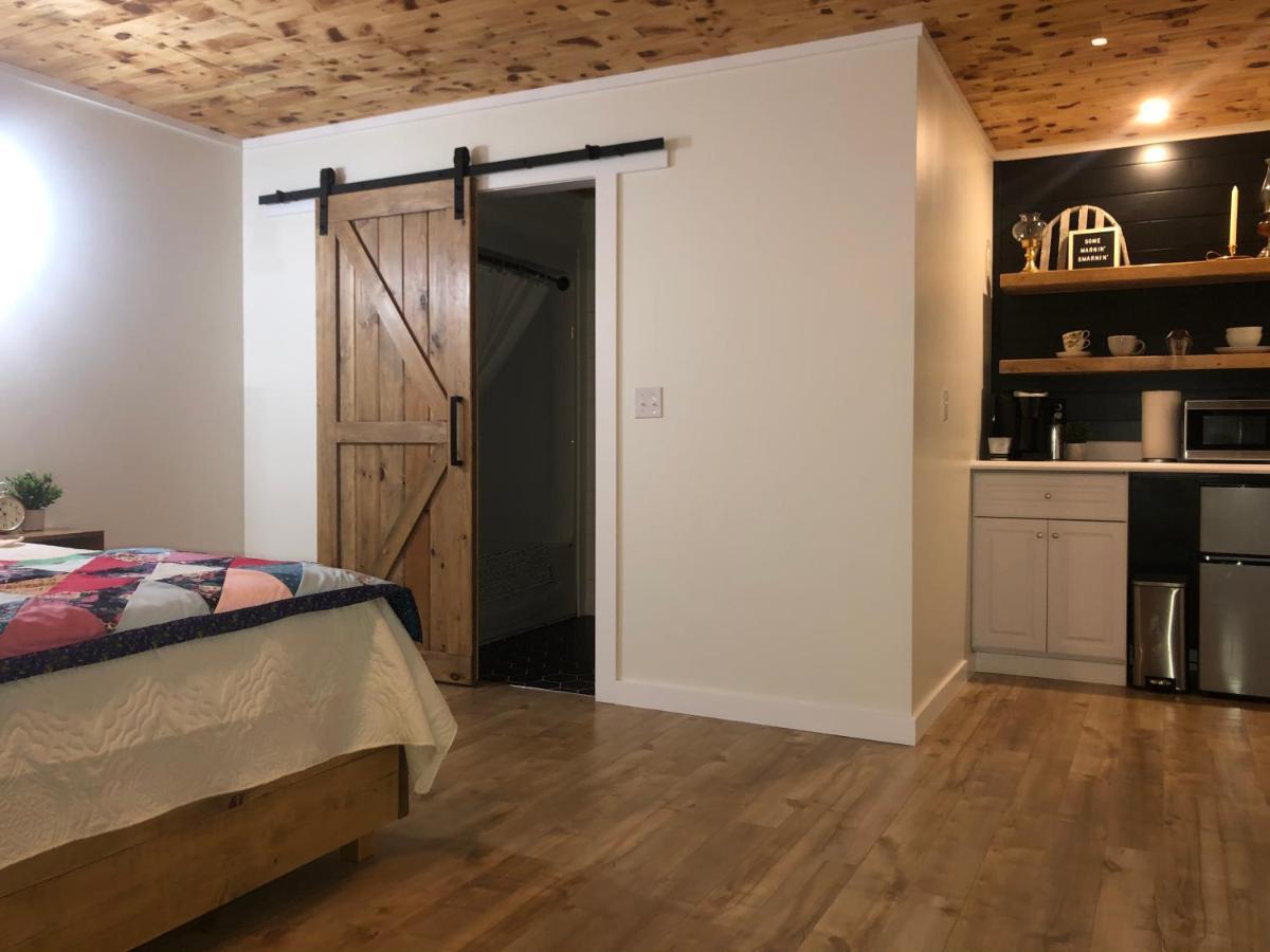 Raleigh Rooms & Taylor'S Crafts 外观 照片